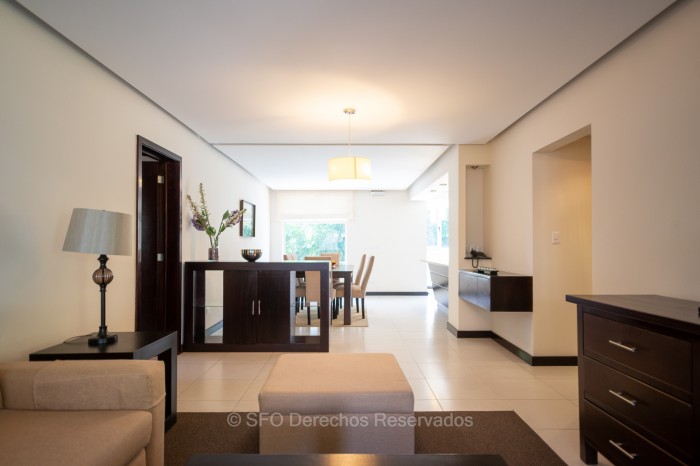 Apartamento Amueblado en Renta Zona 10 - Miniatura 2