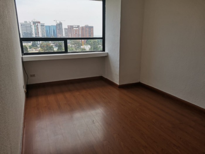 Plus Real Estate renta oficina en zona 10 — foto 5