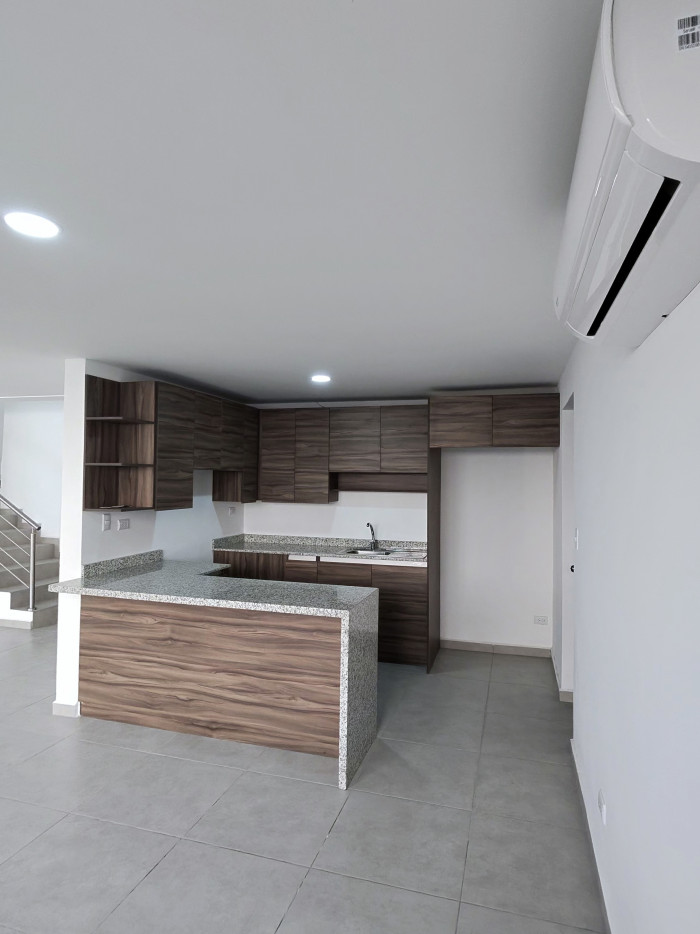 Casa en alquiler en Residencial Townhouses Pasatiempo - 1