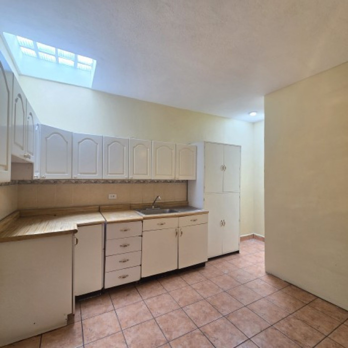 Casa en Renta para Negocio u Oficinas Zona 12 Guatemala — foto 10