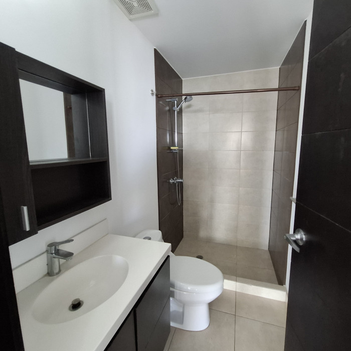 En Renta Apartamento en zona 16 Guatemala - Miniatura 9