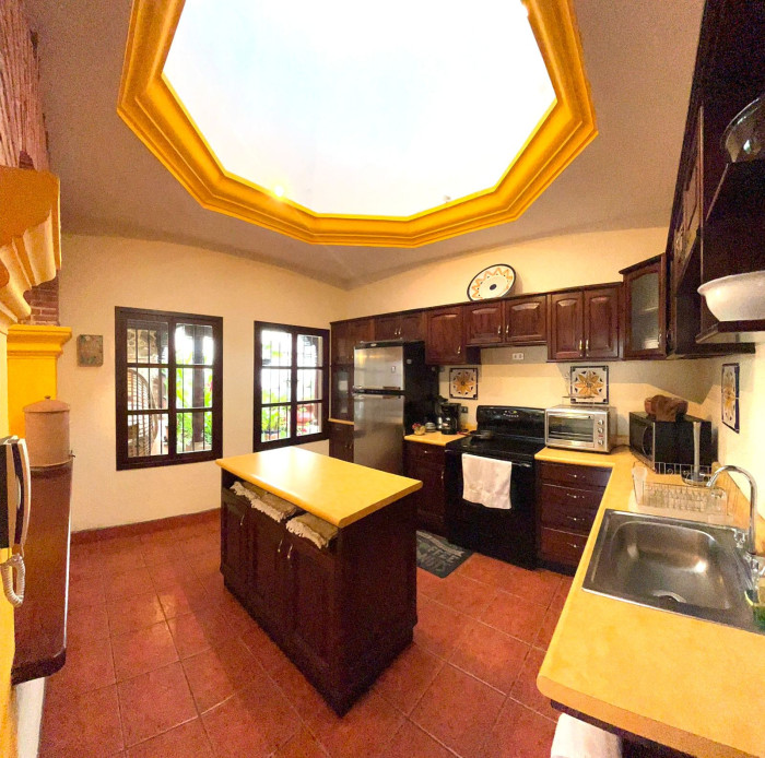 Casa grande en venta en Antigua Guatemala amueblada — foto 3