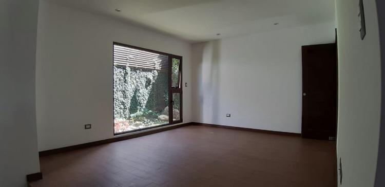 Residencia en venta en Condominio Santa Catarina Guate - Image 2