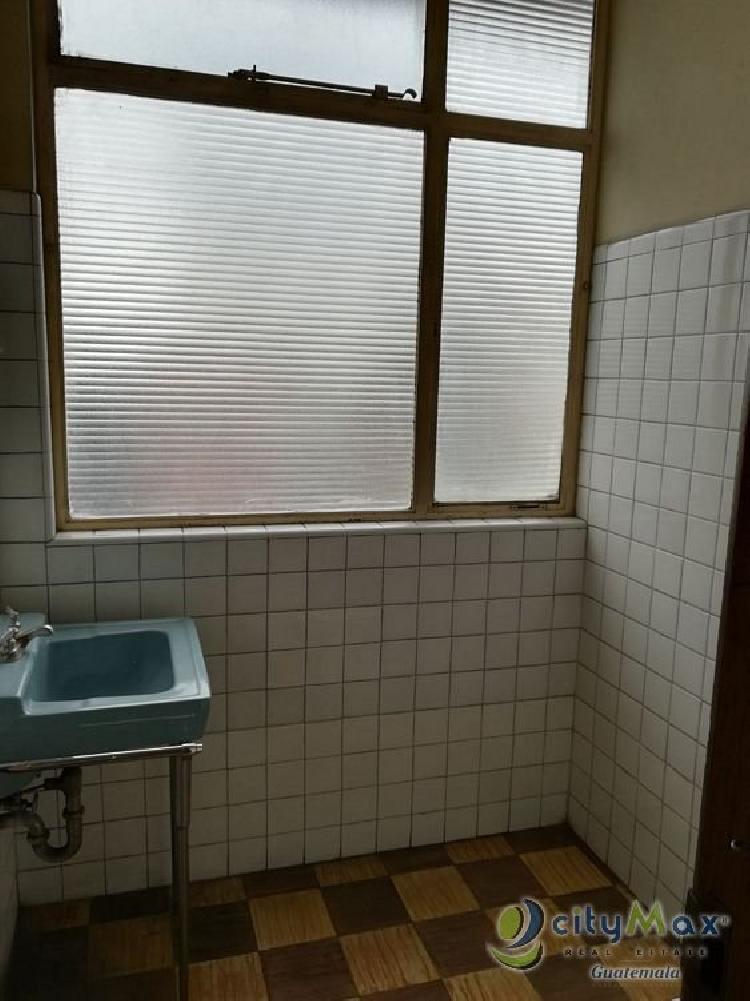 Oficina en CENTRO HISTÓRICO sobre la 7 avenida zona 1 - Miniatura 8