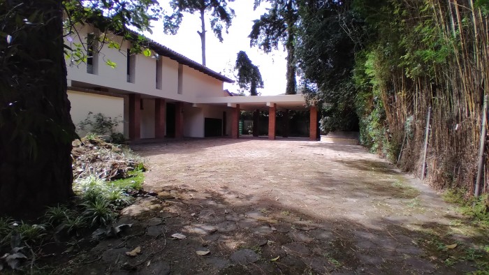 Renta de lujosa Casa amplia en Zona 14 - Image 2