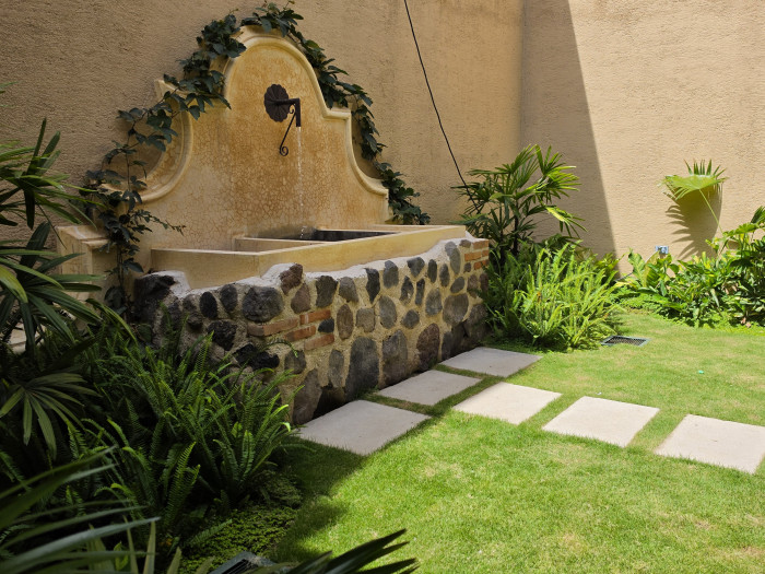 EN VENTA CASA COLONIAL EN CONDOMINIO RESIDENCIAL RN14 - Image 4
