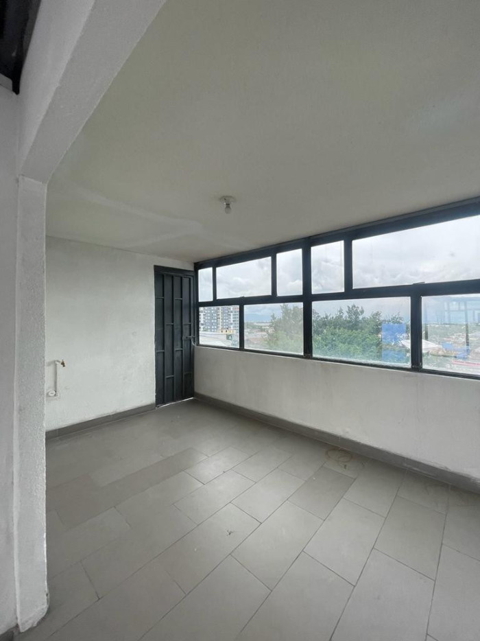 EDIFICIO EN #VENTA EN CALZADA ROOSEVELT - Image 3