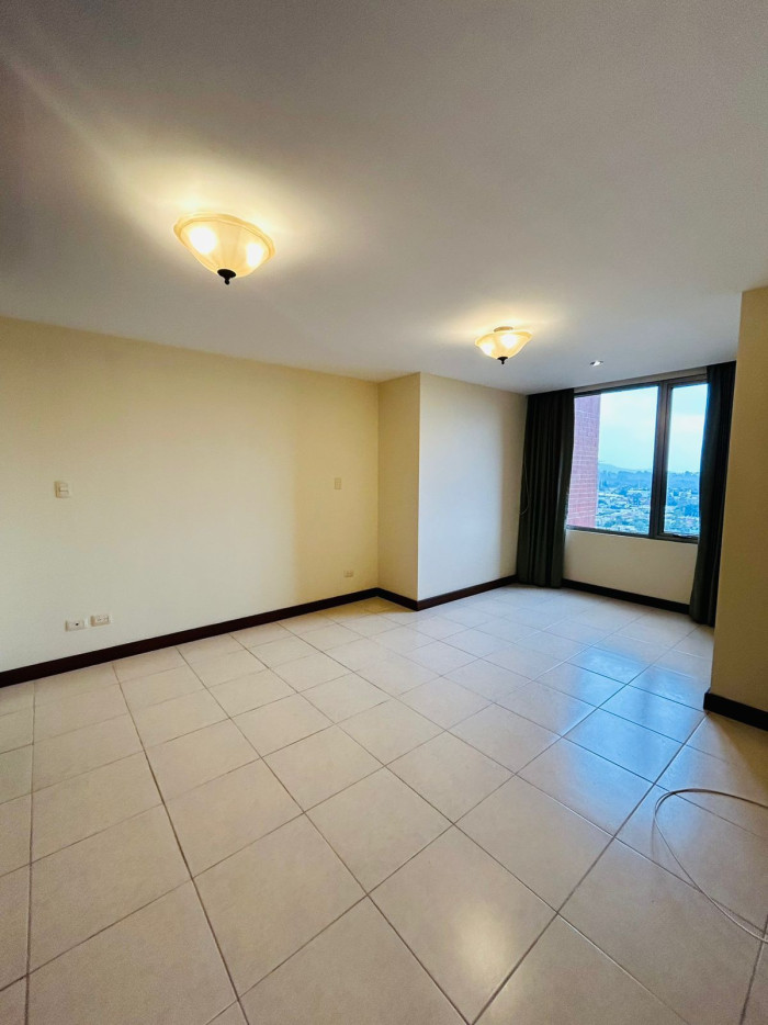 Apartamento de 3 habitaciones en renta en zona 10 — foto 7