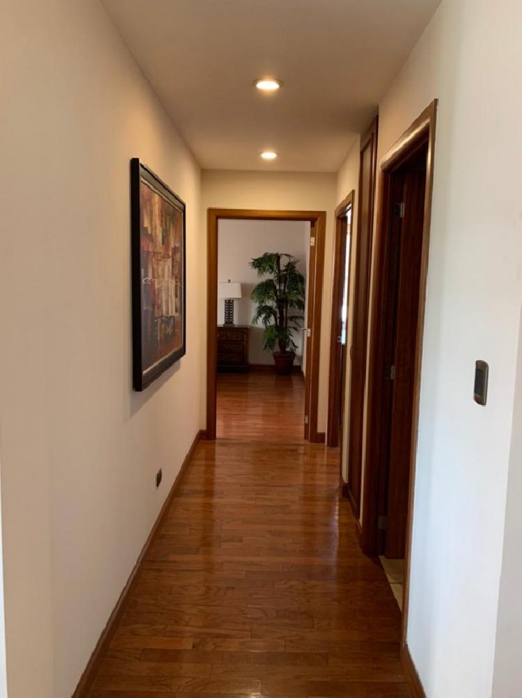Rento lujoso apartamento en zona 14 — foto 6