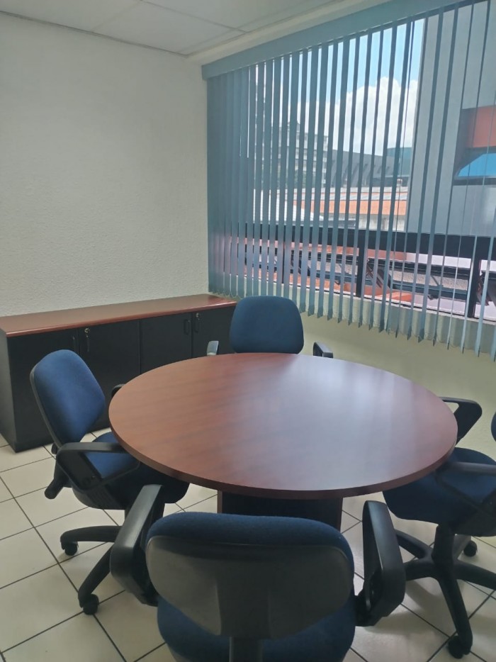 Plus Real Estate, renta oficina en zona 9