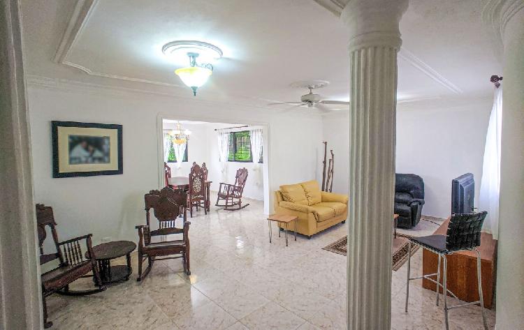 Espaciosa y Luminosa Casa — foto 3