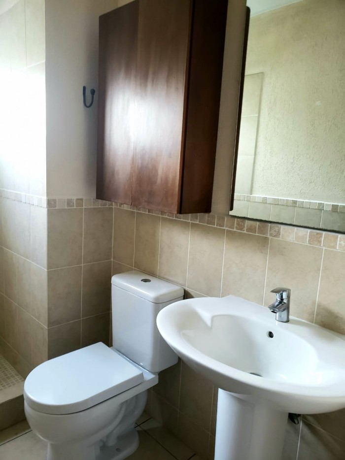 VENDO Apartamento en Las Vistas, Zona 16 - Image 1