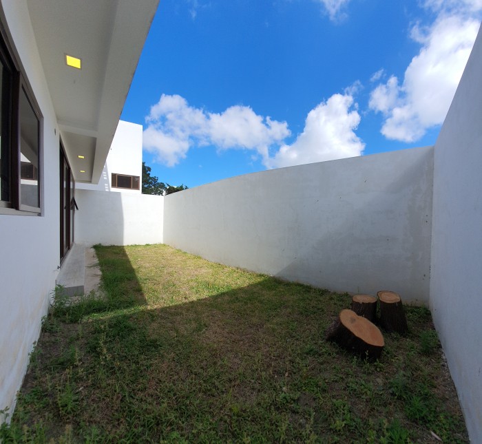 Amplia Casa de 4 habitaciones en Venta Vista hermosa 1 - Miniatura 2