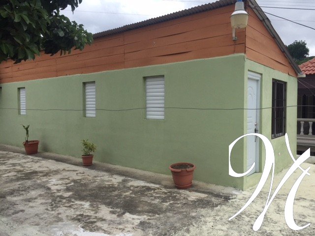 Venta de casa de 2 niveles en el Reparto Tolentino