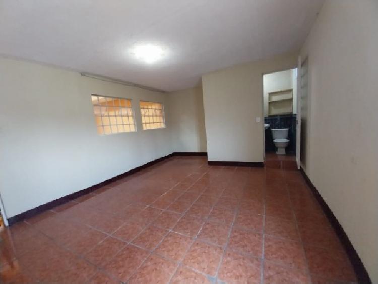 CASA EN VENTA EN ZONA 18/MUNDO INMOBILIARIO