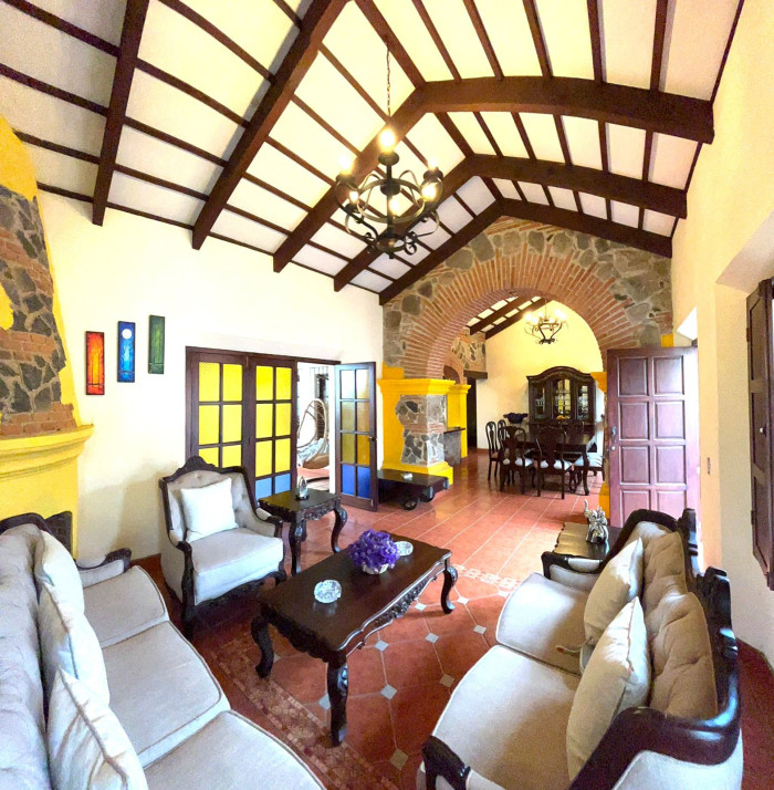 Casa grande en venta en Antigua Guatemala amueblada — foto 4