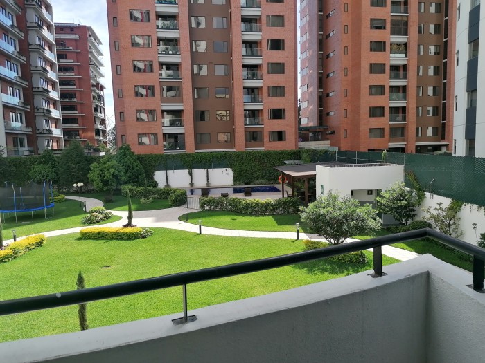 Apartamento en venta de 3 habitaciones en zona 14 - Image 2