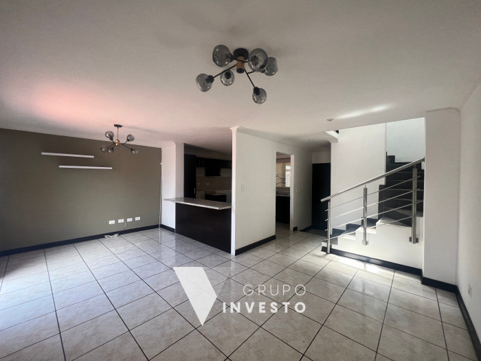 Casa en venta en Casa Florentina Premier, zona 17 - Image 1
