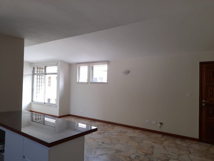APARTAMENTO DE UNA HABITACION EN ZONA 10 - Image 1