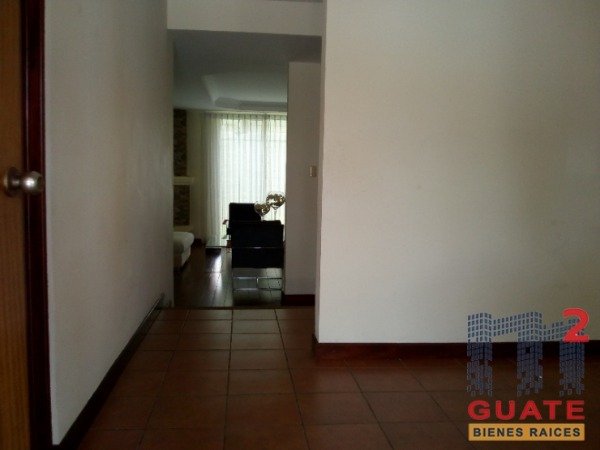 Casa de 242 m2 de construcción en Venta, Zona 16