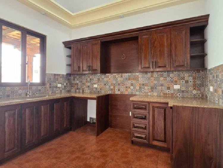 CASA EN VENTA EN ANTIGUA GUATEMALA