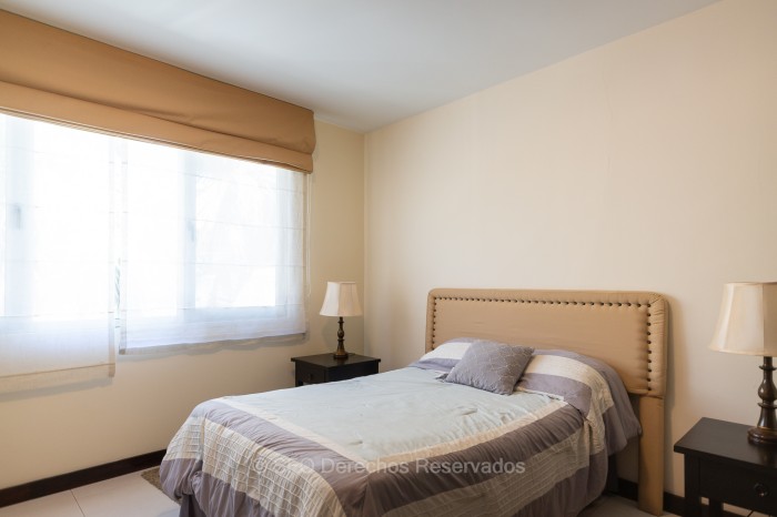 Apartamento Amueblado en Renta Zona 10 - Miniatura 12
