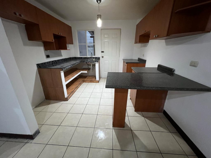 Casa En Venta En Alameda de Santa Clara Villa Nueva — foto 5