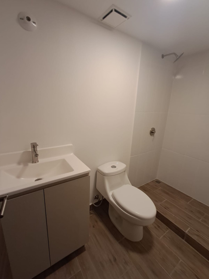 APARTAMENTO EN ALQUILER EN MODRA Z.4 — foto 5