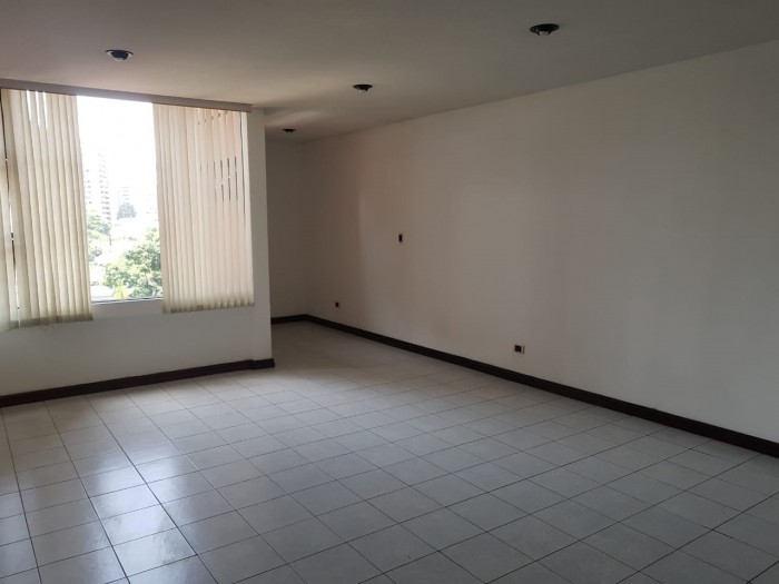 Apartamento en Renta en zona 14 - Image 1