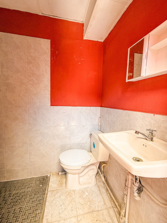 Casa con potencial comercial en venta en Santa Ana - 10