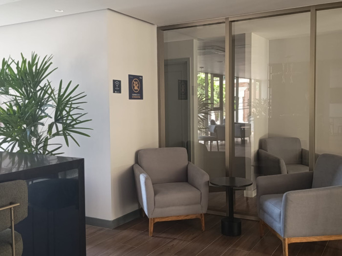 Apartamento en Venta en Zona 10 Edificio Atarah - Image 3