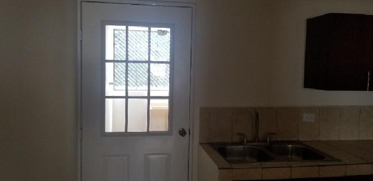 APARTAMENTO EN VENTA EN HACIENDA REAL, ZONA 16, NIVEL 2 — foto 2