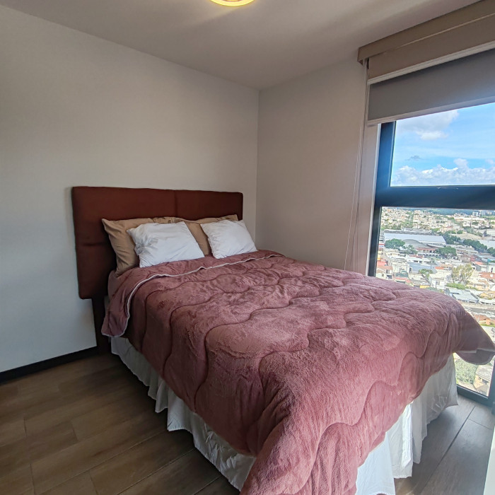 Apartamento Amueblado en Renta en Zona 11 Altaire - Miniatura 8