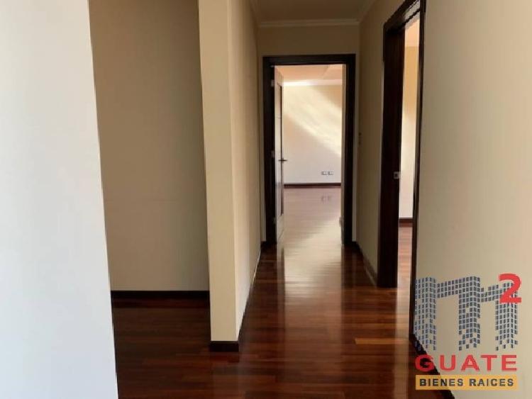 Apartamento de 196 m2 de construcción en Venta, Zona 10
