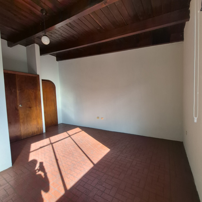 Casa en renta para oficinas zona 15 Vista Hermosa 1 - Miniatura 24