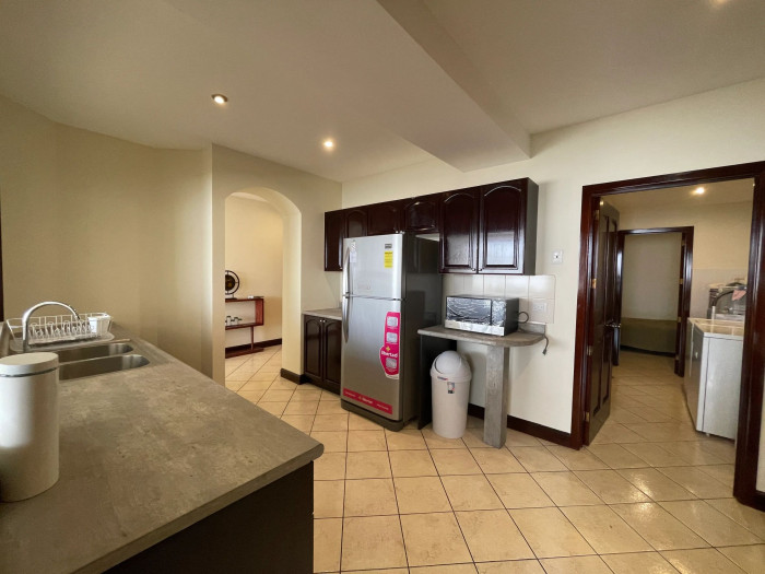 Plus Real Estate renta / vende apartamento en zona 10 — foto 3