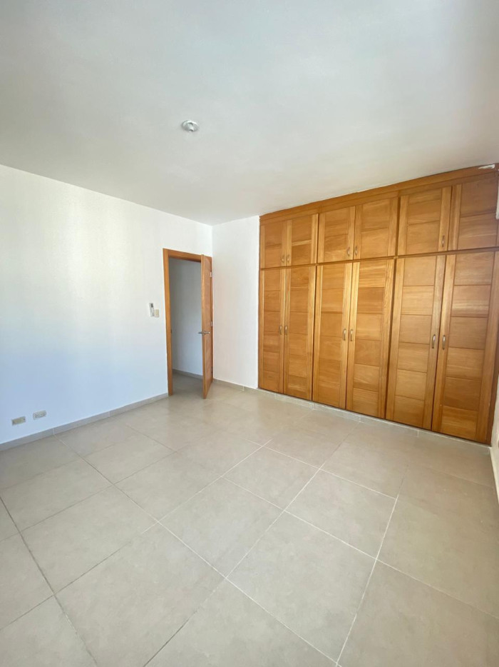Apartamento en renta de 3 hab en Evaristo Morales - 8