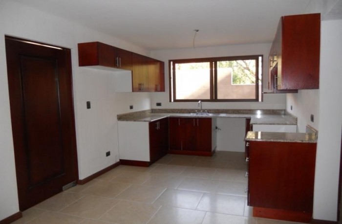 Plus Real Estate renta apartamento en zona 16