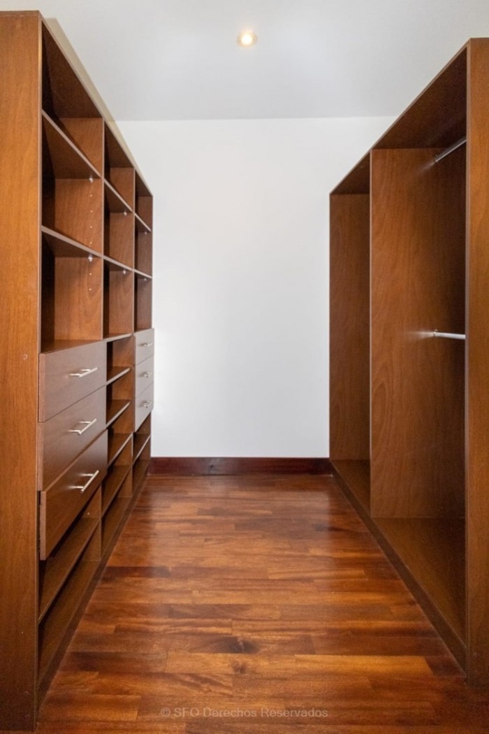 Apartamento Amueblado en Zona 14 de la Quinta Avenida - Miniatura 8