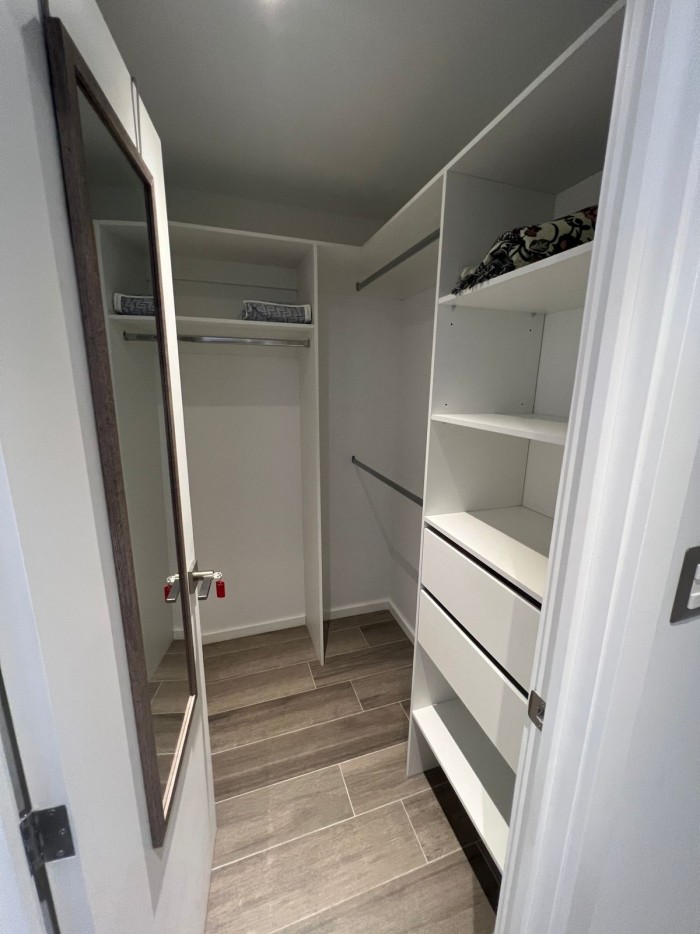 Apartamento amueblado NUEVO para estrenar en zona 10 - Image 5