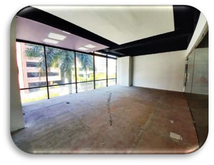 Local en Venta en Design Center Zona 10 - Image 4