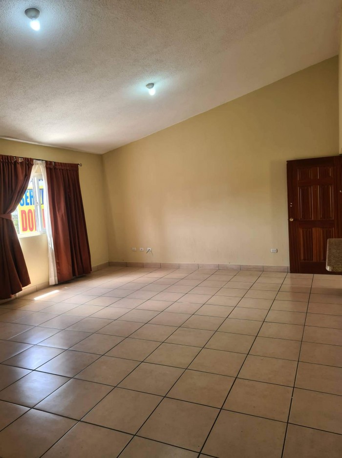 CASA SAN CRISTOBAL - CON LOCALES COMERCIALES - Image 4