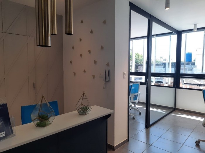 Hermosas oficinas en lo mejor de zona 9