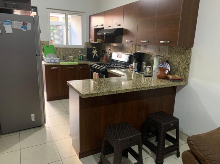 Vendo alquilo Apartamento la villa zona 14 Guatemala - Image 1
