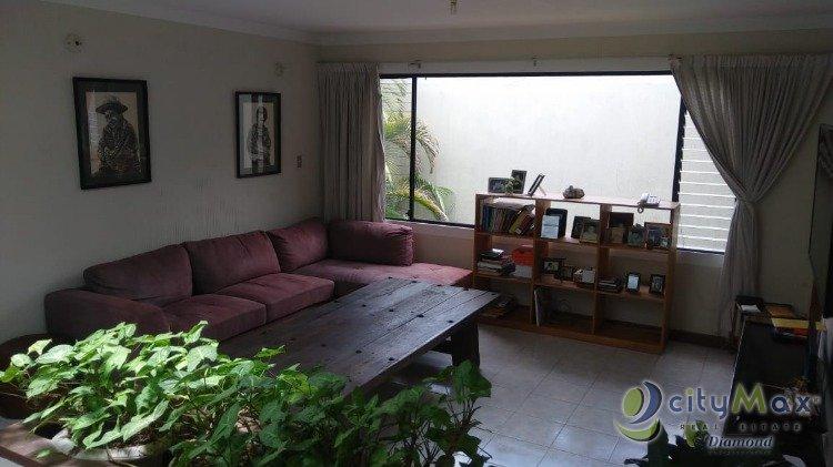 En Venta Amplia casa en condominio en zona 10 - Miniatura 8