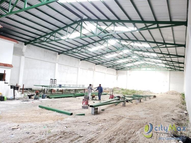Ofibodega en Renta de 805m2 en San Cristóbal - Image 1