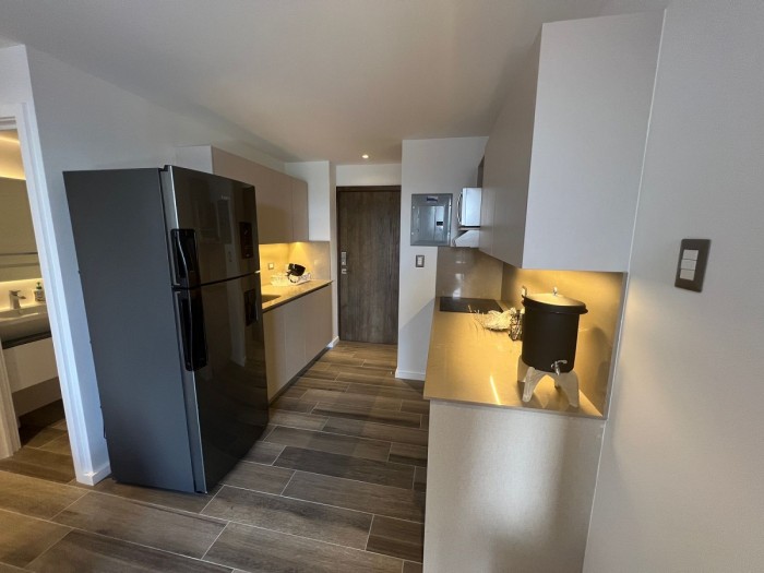 Apartamento amueblado NUEVO para estrenar en zona 10 - Image 2