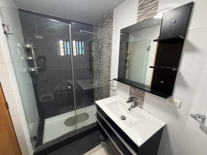 Apartamento en Renta Amueblado en Evaristo Morales Santo Domingo - 6
