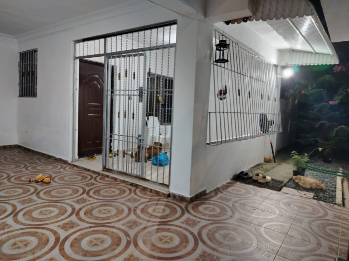 CASA RENTA EN SANTO DOMINGO ESTE RES. LUZ MARIA - 2