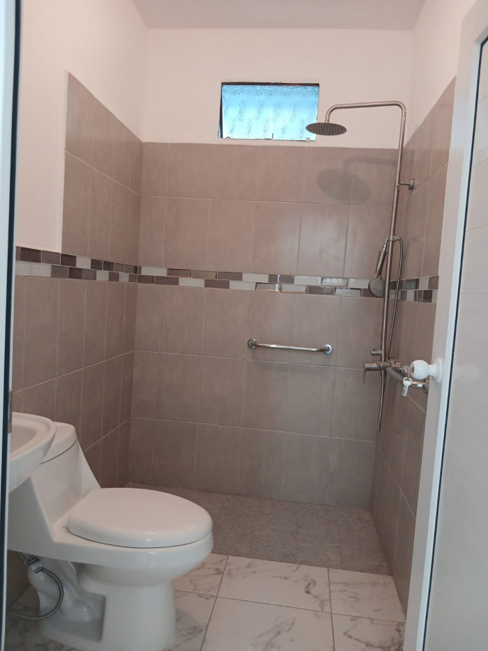 CASA REMODELADA EN VENTA EN ZONA 1 - Miniatura 19